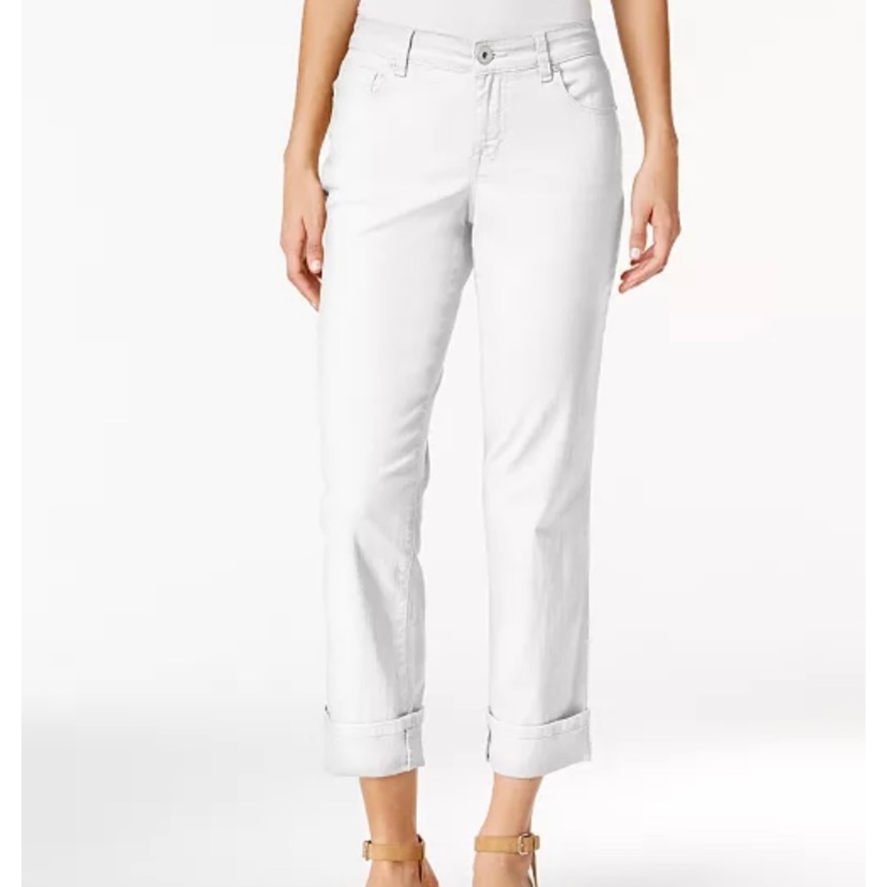 White Cuffed Capri Pants-PERFECT FOR SUMMER/SPRING
